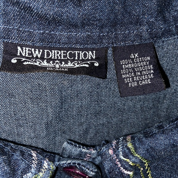 Jean jacket with embroidery - Picture 2 of 3